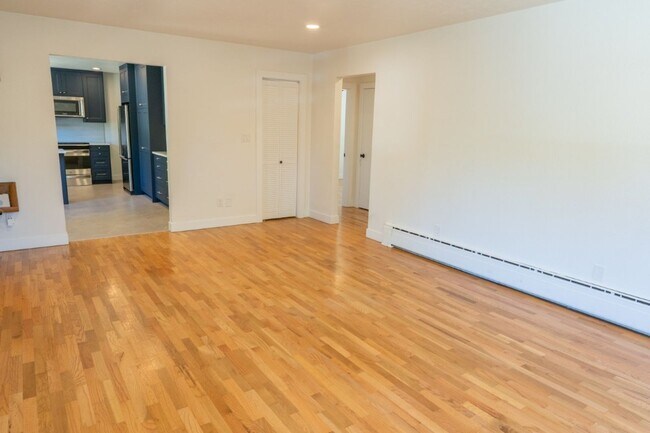 Building Photo - 3Bd/1.5Ba Renton Home