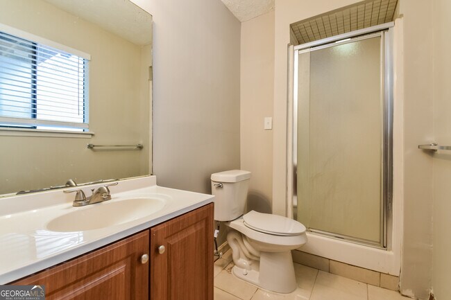 Building Photo - 640 Butterfield Ln