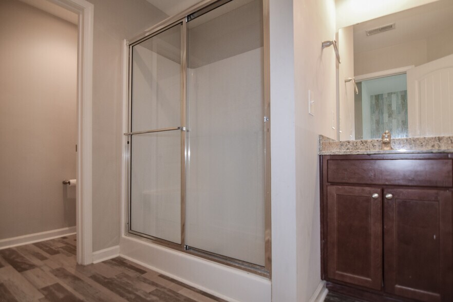 Building Photo - 162 Buchanan Cir