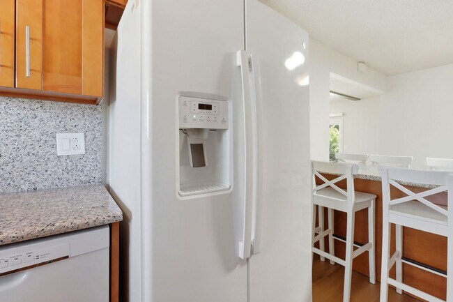 Building Photo - What a Great Home! Available Now!