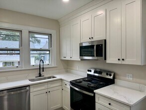Building Photo - 3590 Outlook Ave