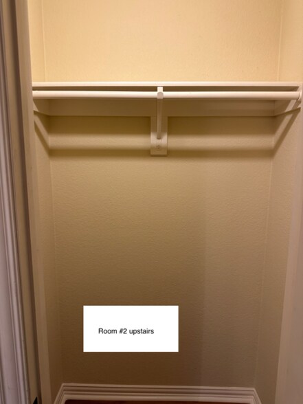 Building Photo - 1729 Chip-N-Dale Dr