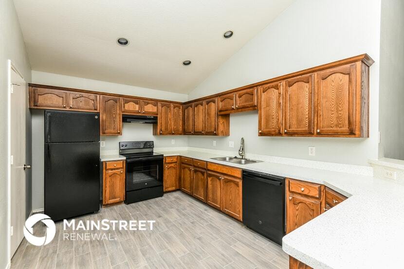 Building Photo - 1104 Maplewood Ln