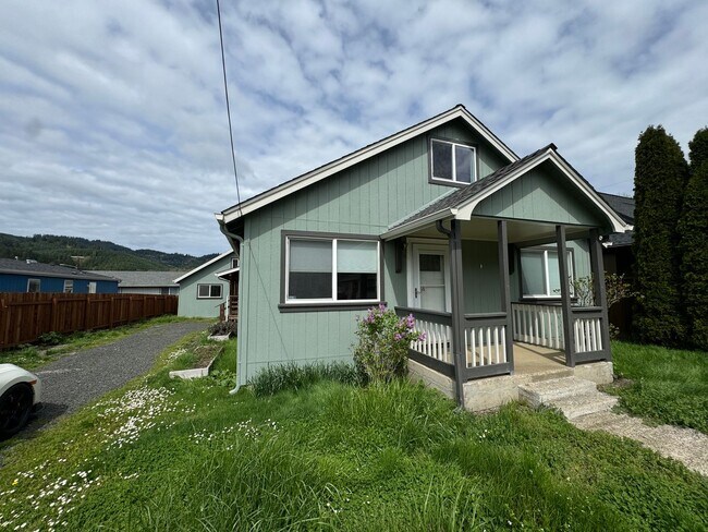 Primary Photo - 3 bedroom house with a guest house