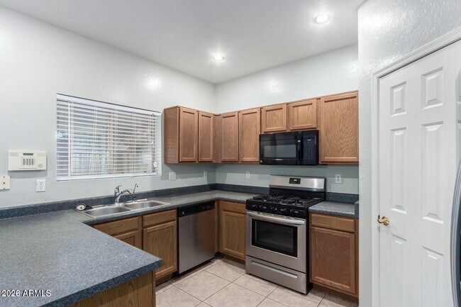 Building Photo - 2739 E Indian Wells Pl