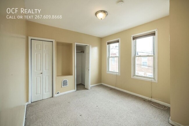 Building Photo - 2500 E Oakdale St