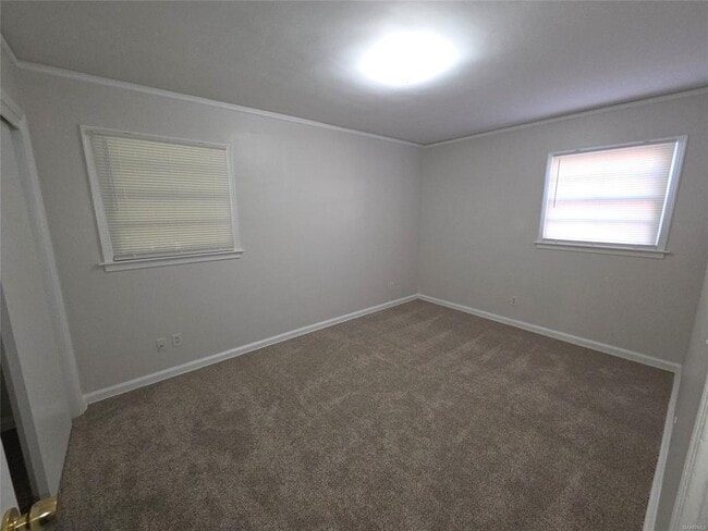 Building Photo - 157 Eton Rd