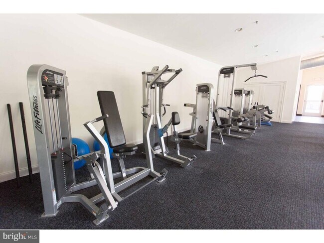 Building Photo - 201 N 8th St