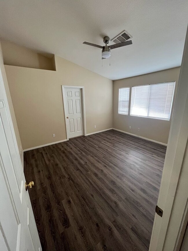 Building Photo - Great Single Story 3 Bedroom in the SW!