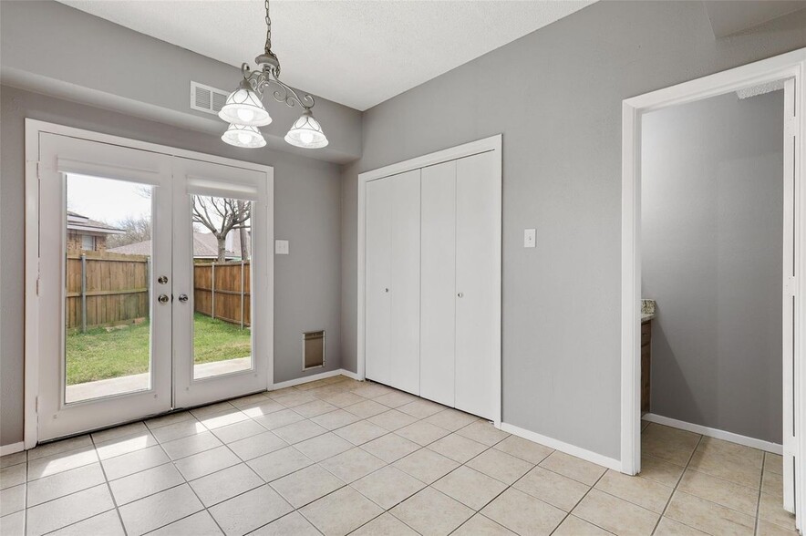 Building Photo - 8943 Camfield Way St