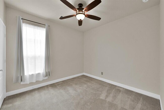 Building Photo - 3929 Eagle Nest Lake Ln