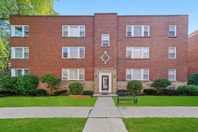 Primary Photo - 1408 Central St