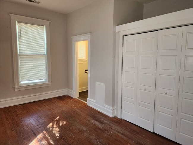 Building Photo - 1b Apartment in Statesville's Historic Dis...