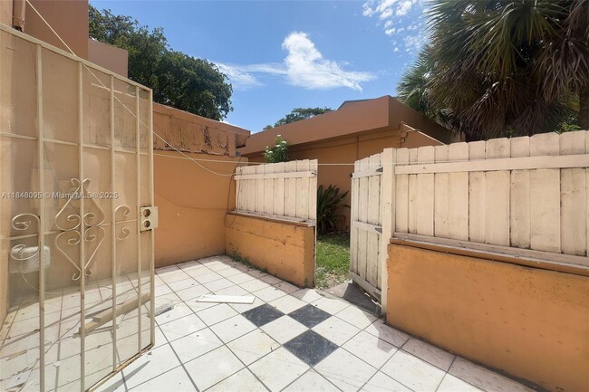 Building Photo - 4045 NW 19th St