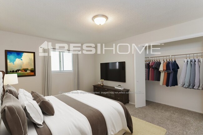 Building Photo - 2832 Lago Vista Loop