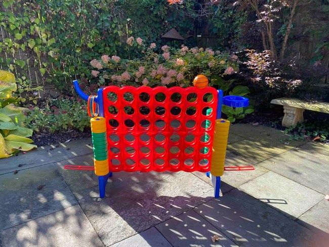 Building Photo - Fully Furnished Luxury Townhome | Walk to Downtown Princeton | 3 Beds | 3.5 Baths