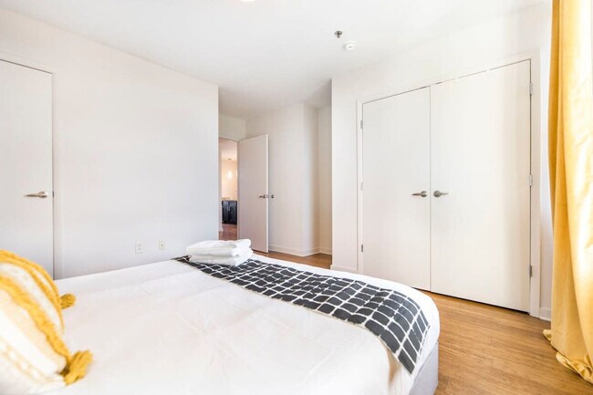 Building Photo - 401 Cherry St