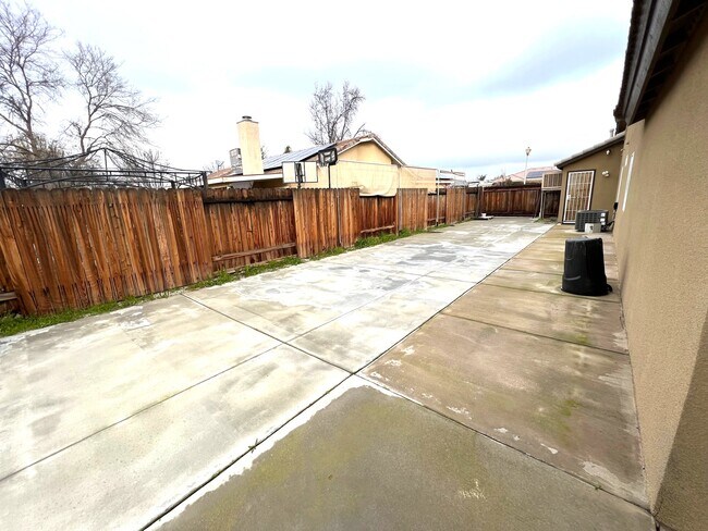 Building Photo - 3013 Verdugo Ln