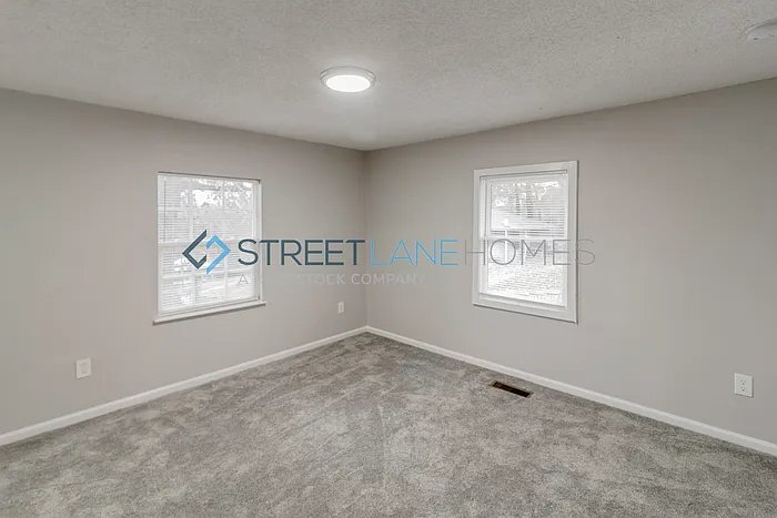 Building Photo - 800 Chester Ave