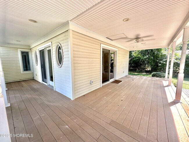 Building Photo - 426 Harnell Ave
