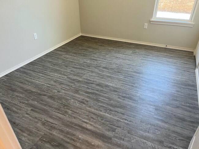 Building Photo - 7441 4th St