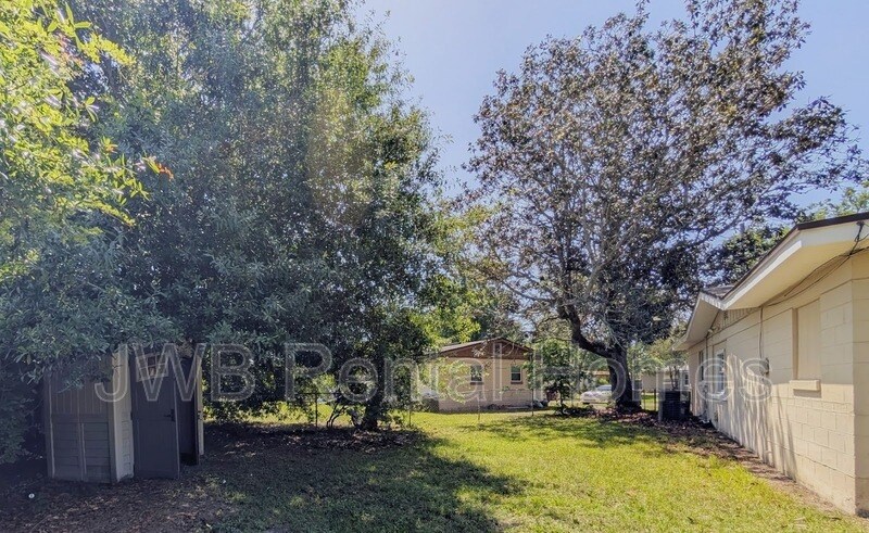 Building Photo - 2223 Eudine Dr W