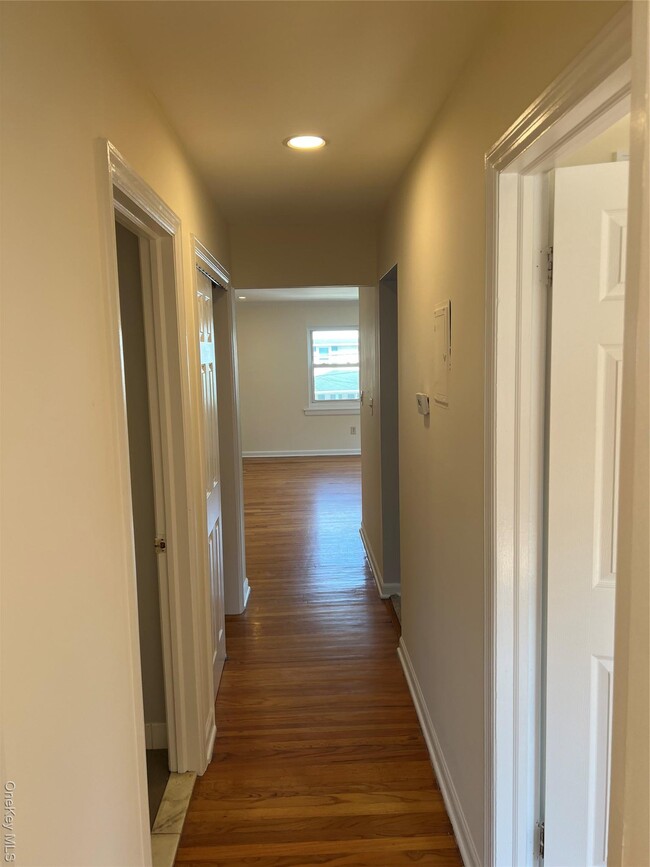 Building Photo - 35 Prairie Ave