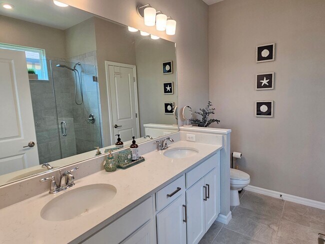 Building Photo - Annual Furnished or Seasonal Short-Term 4 Bedroom 2.5 Bathroom Home in Palmero!