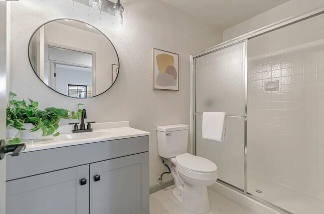Building Photo - Newly Renovated 3 Bed / 3 Bath Home in Ardenwood – Top-Rated Schools!