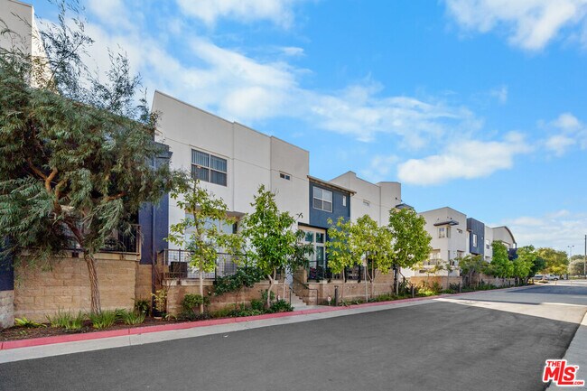 Building Photo - 5509 W 149th Pl