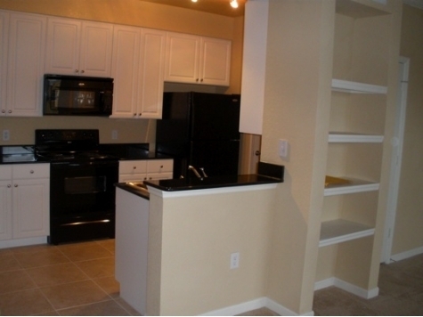 Building Photo - Luxury 3rd floor condo available July 1st ...