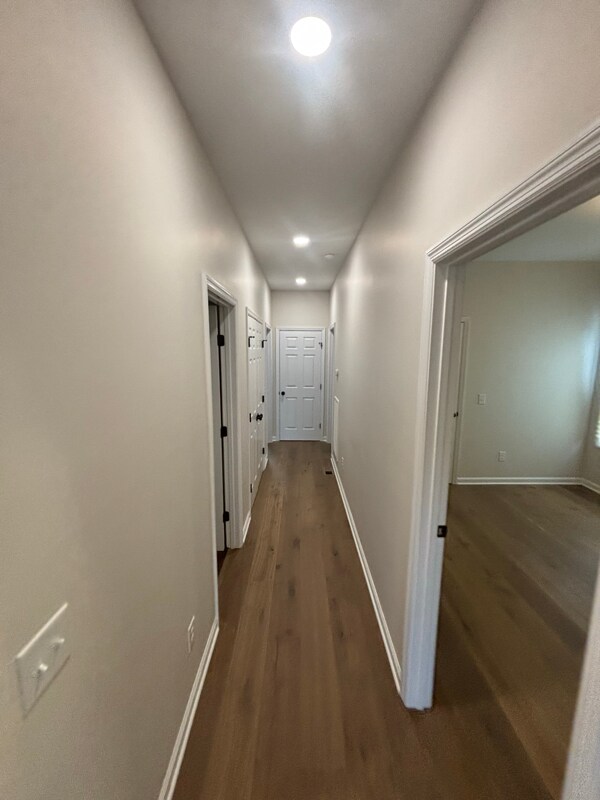 Building Photo - 210 Cherokee Dr