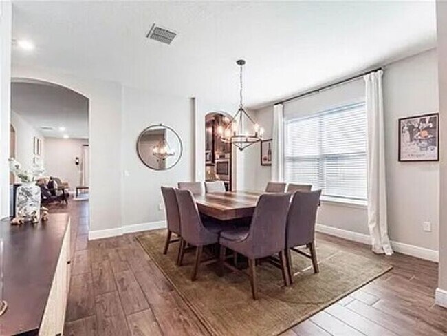 Building Photo - Stunning 5 bedroom home in Longwood