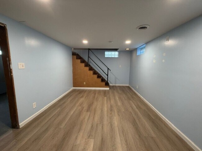 Building Photo - 754 Hayden Ave