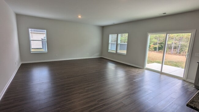 Building Photo - 130 Freesia Dr