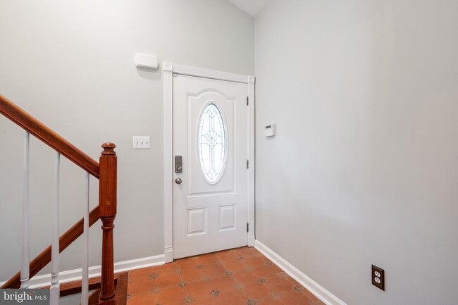 Building Photo - 2413 Childs Ln