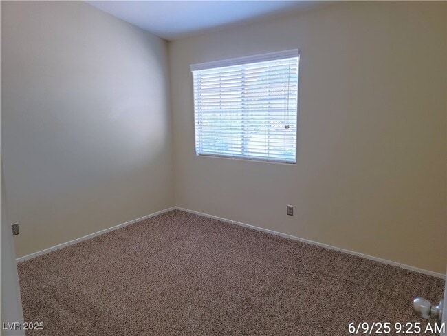 Building Photo - 2528 Sierra Bello Ave
