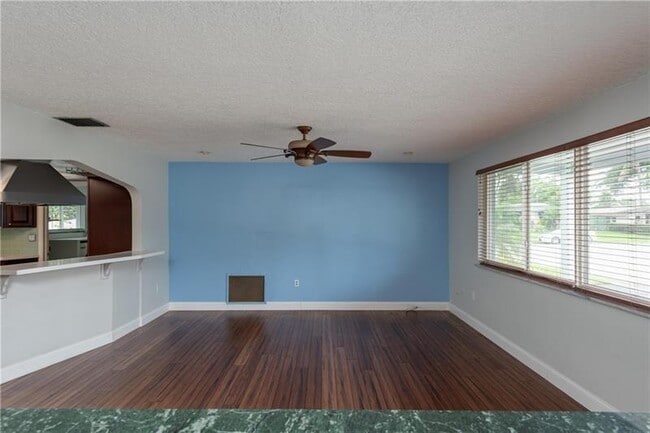 Building Photo - 818 N 12th Ave