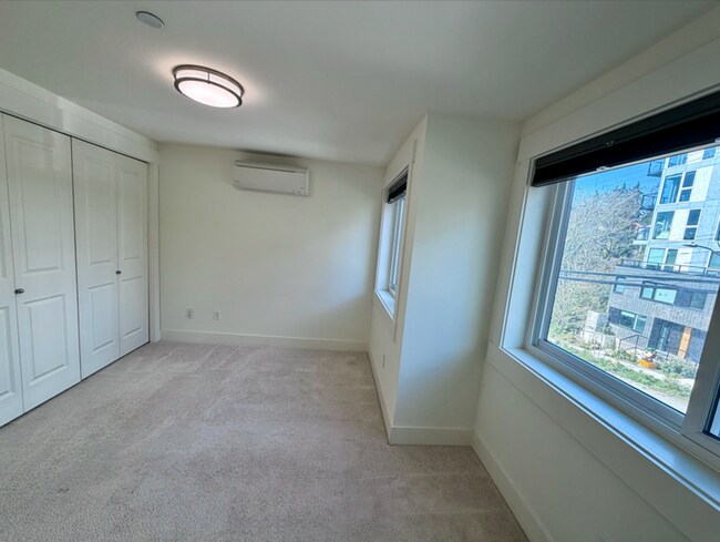 Building Photo - 517 N 39th St