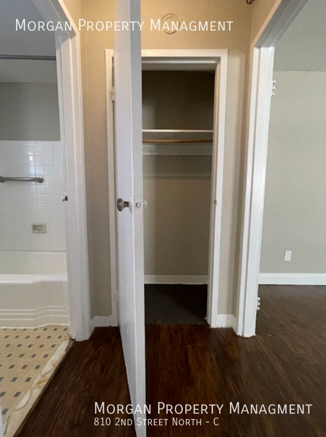 Building Photo - 810 2nd St N