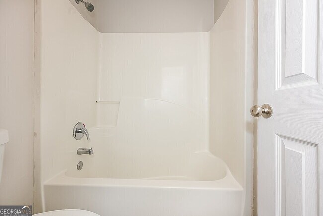 Building Photo - 2725 Woodward Rd