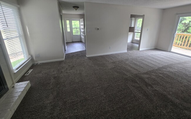 Building Photo - 8257 N Revere Ave