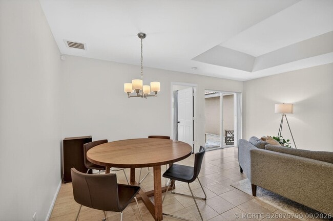 Building Photo - 3387 Commodore Ct