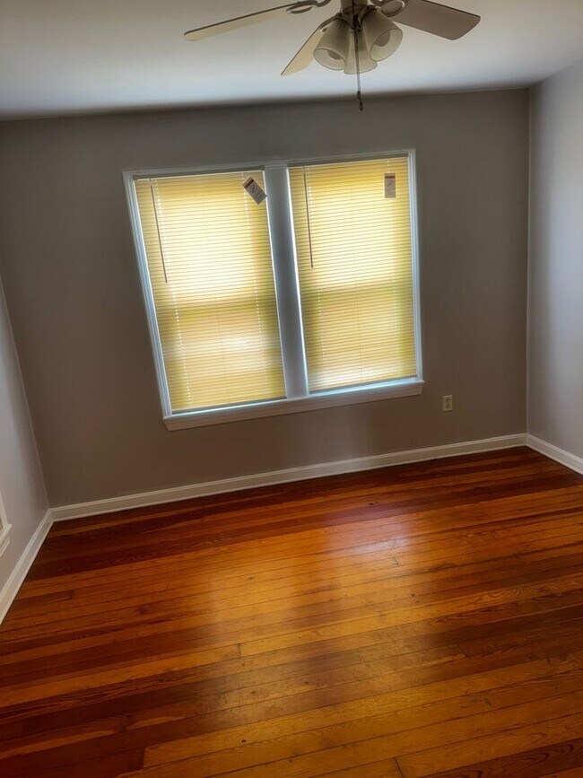 Building Photo - 5103 Gifford Ave