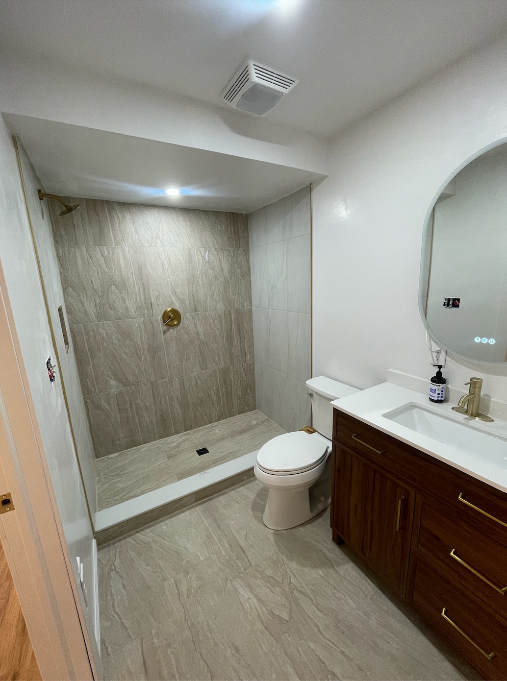 Bathroom - 6010 Riggs Rd