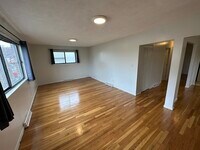 Building Photo - 36 Undine Rd