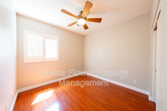 Building Photo - 1497 E Indigo St