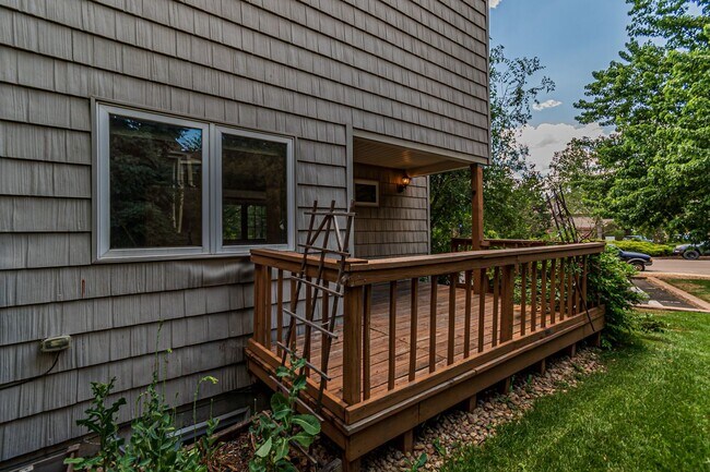 Building Photo - 3BD, 2.5BA Boulder Townhome with 2 Parking Spots