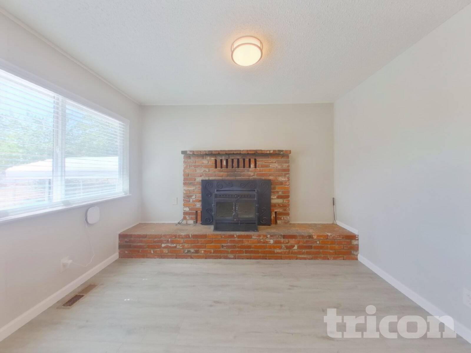 Building Photo - 3310 Heights Dr