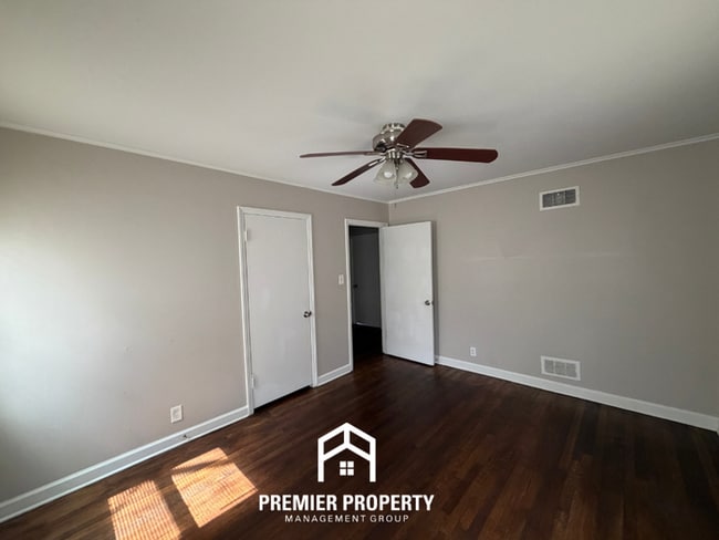 Building Photo - Charming 3BR Home in 38117 | Hardwood Floors & Large Fenced Backyard